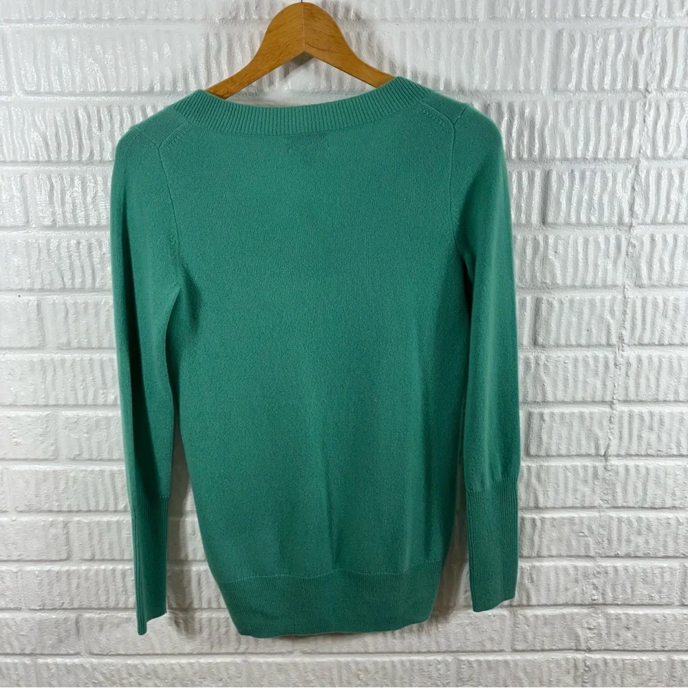 J. Crew Collection 100% Cashmere Kelley Green V Neck Sweater NWT XS - Picture 2 of 5